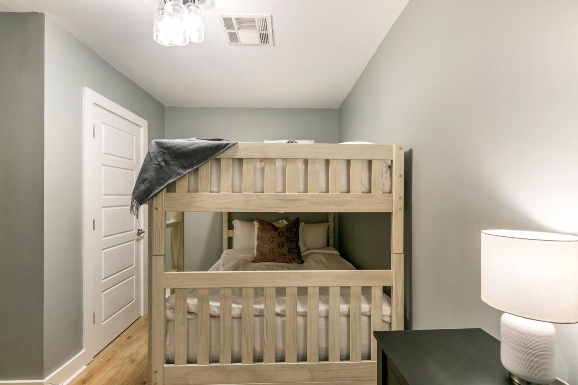 Apartment Spacious 4br In New Orleans