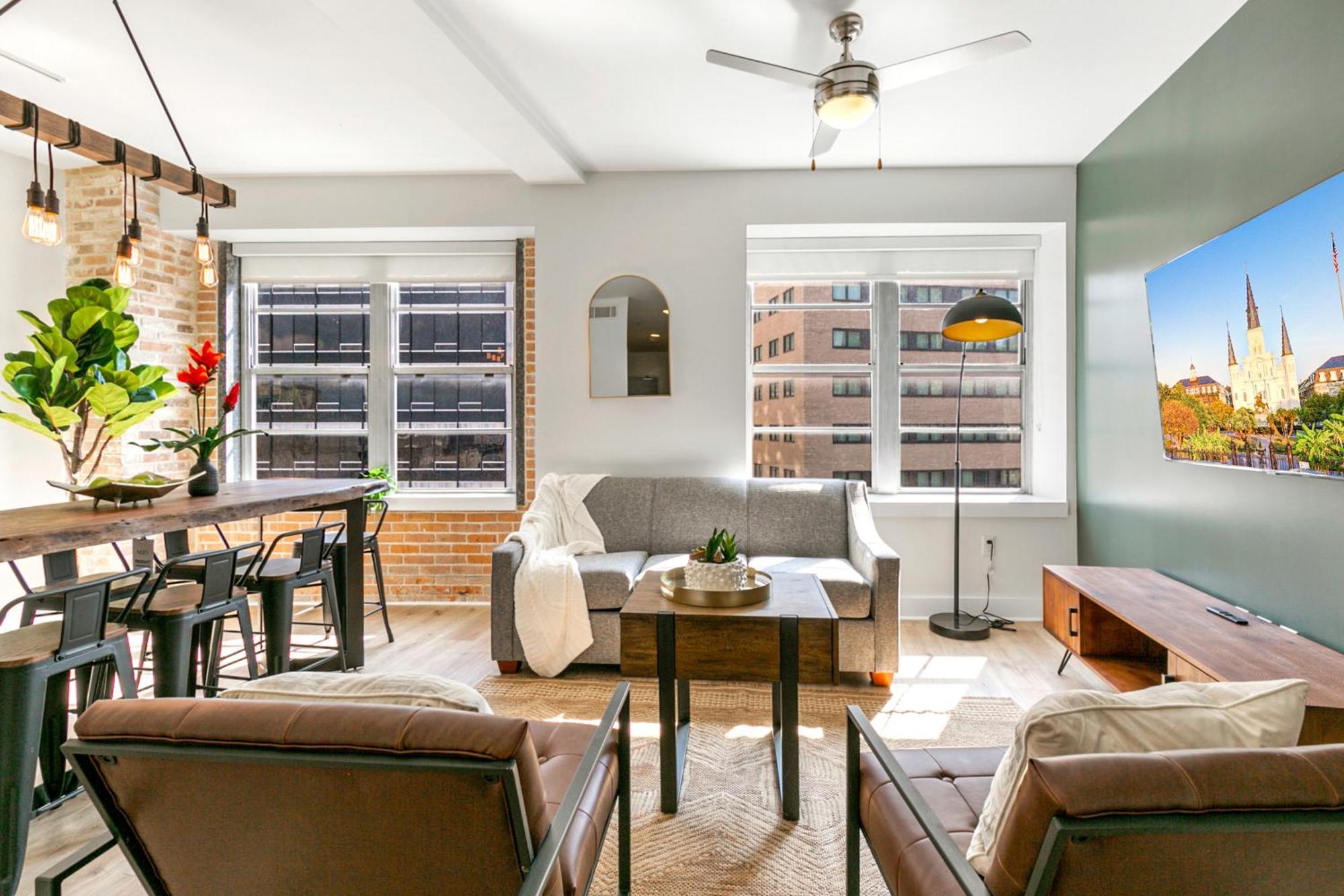 Spacious 4br In Apartment *