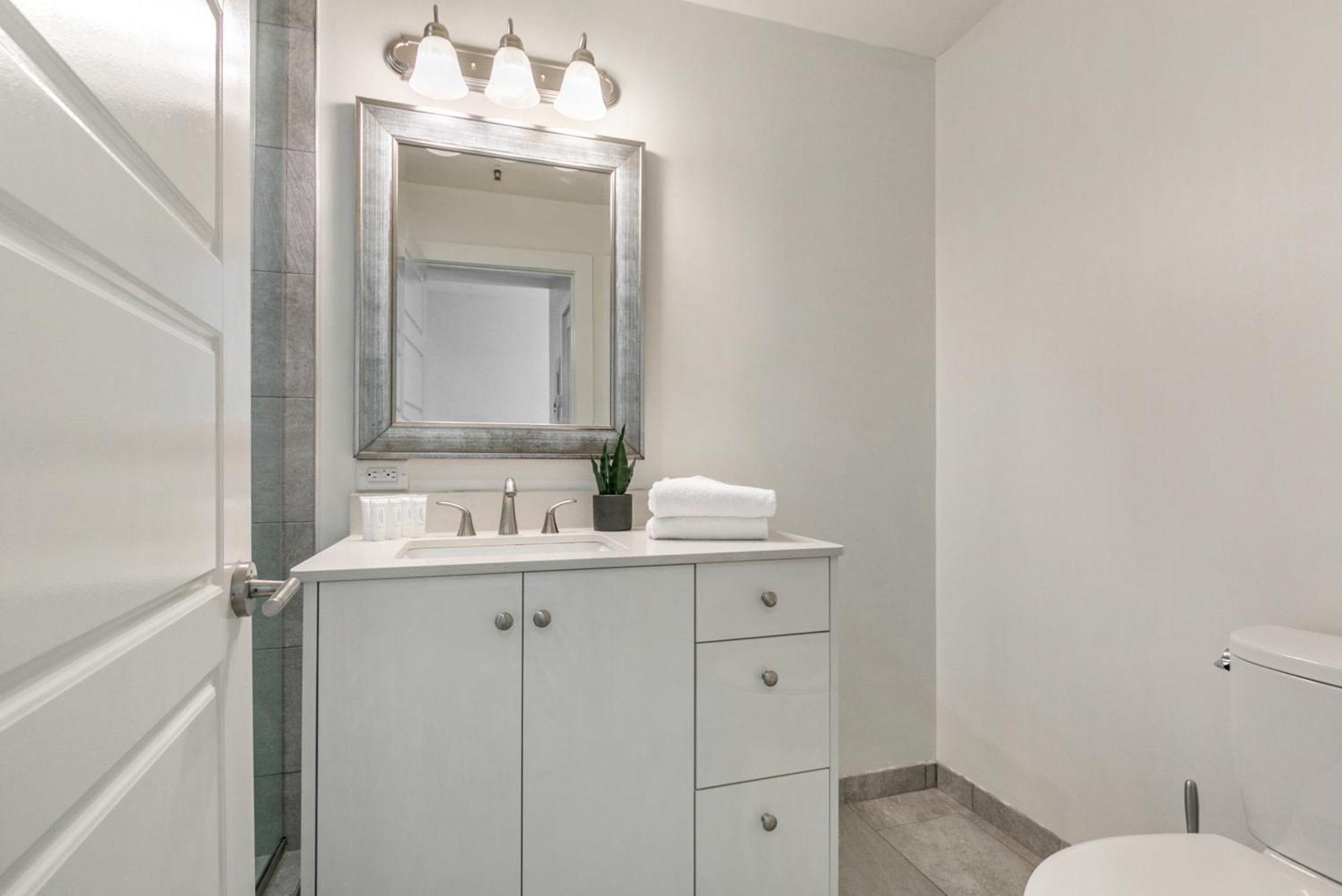 Spacious 4br In *