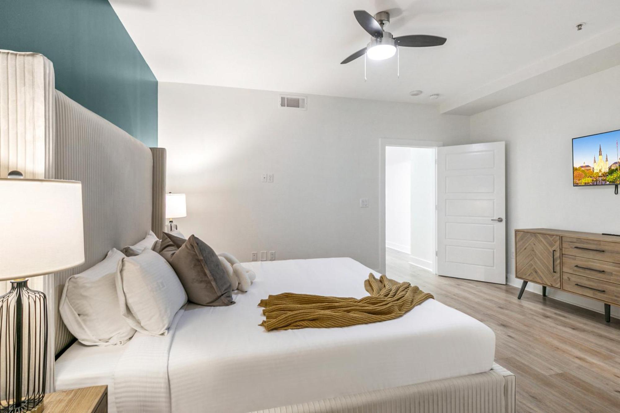 Apartment Spacious 4br In *