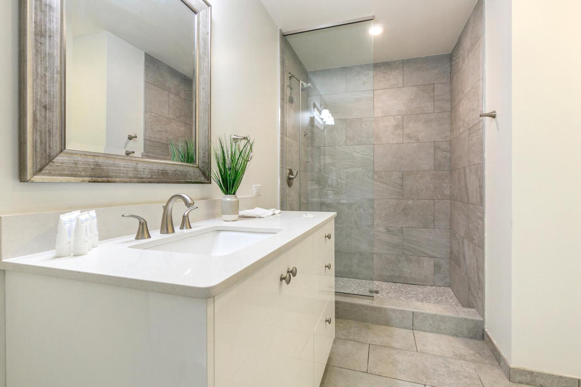 Spacious 4br In Apartment