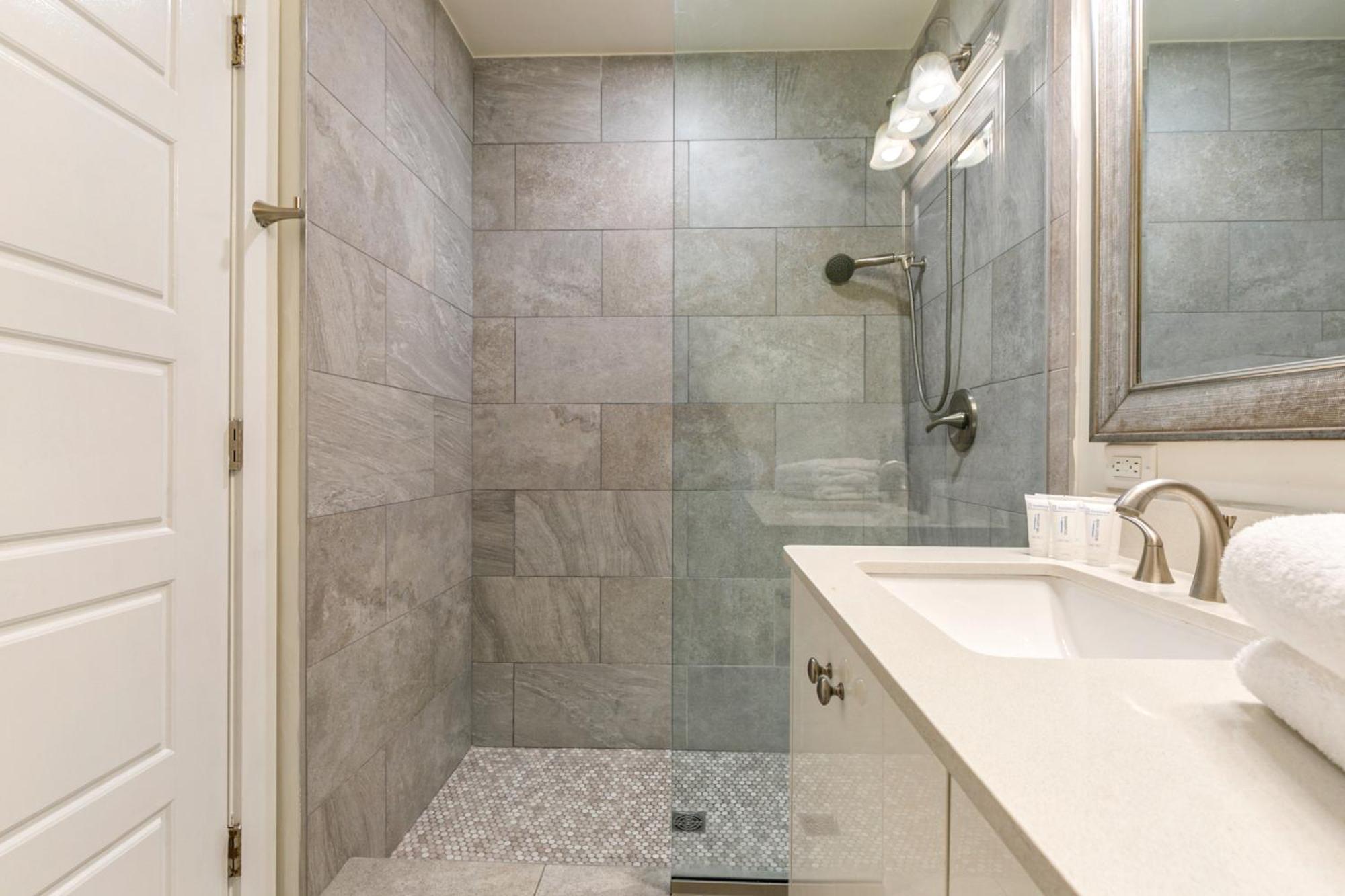 Apartment Spacious 4br In