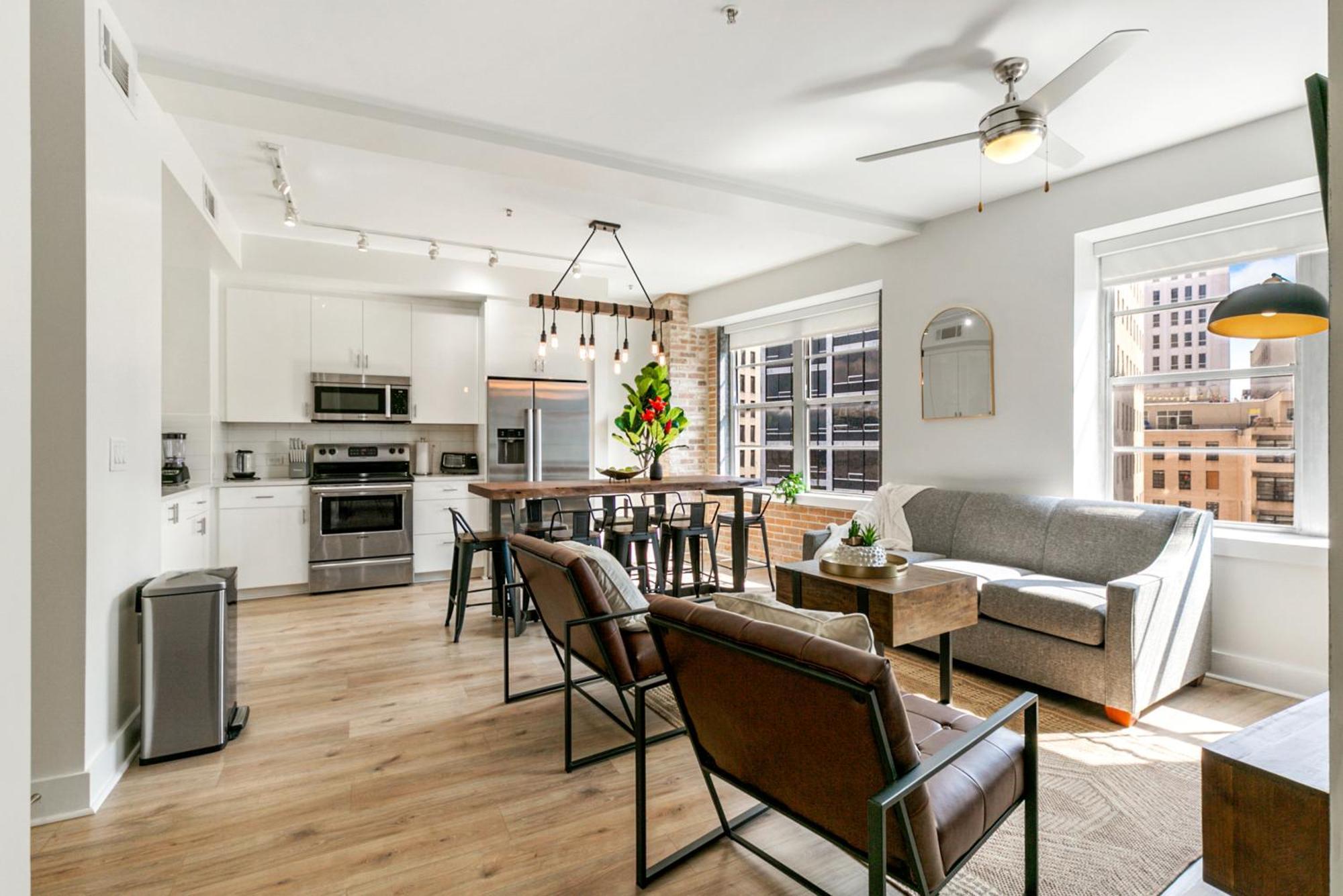 Spacious 4br In Apartment