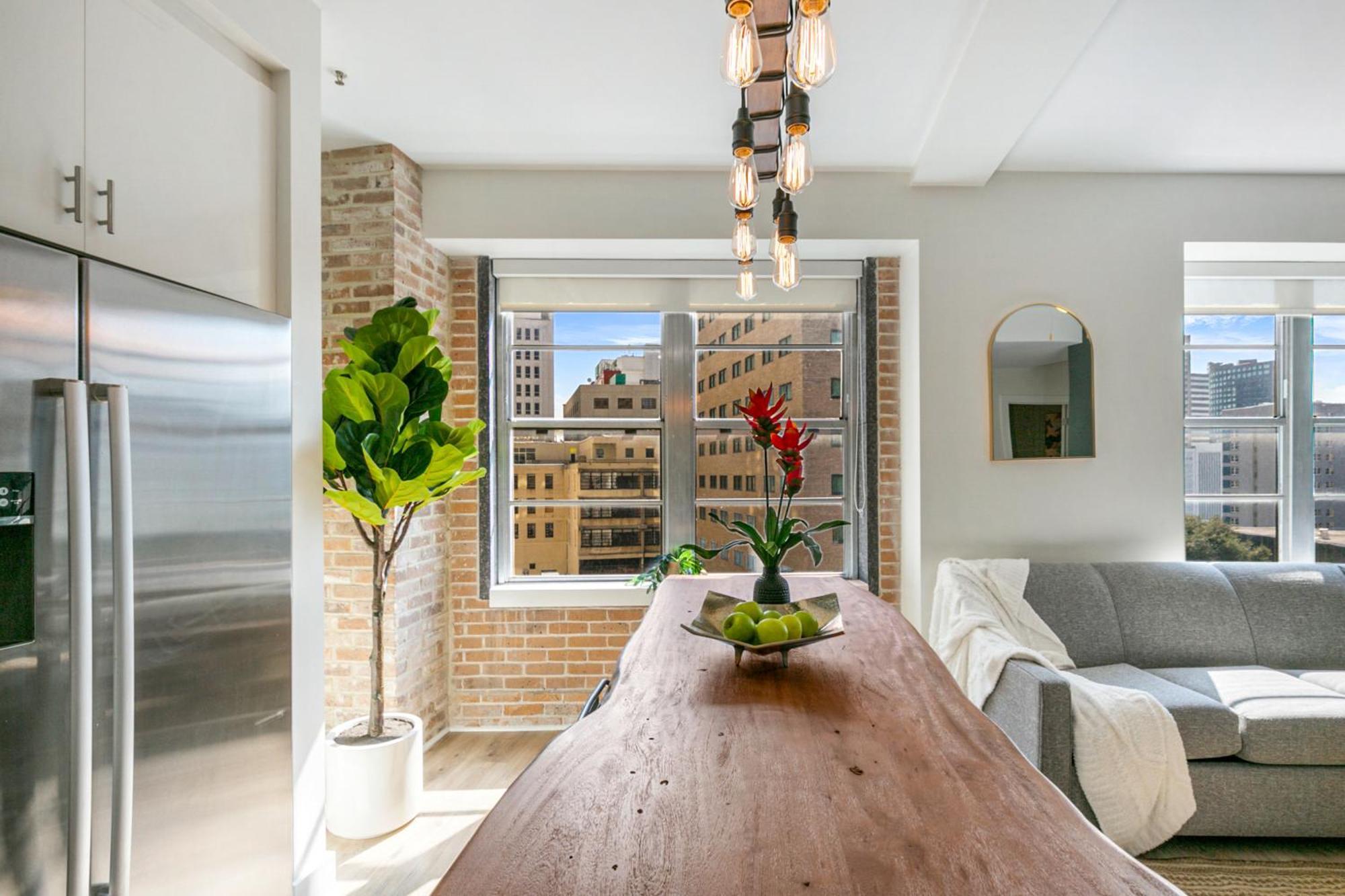 Spacious 4br In *